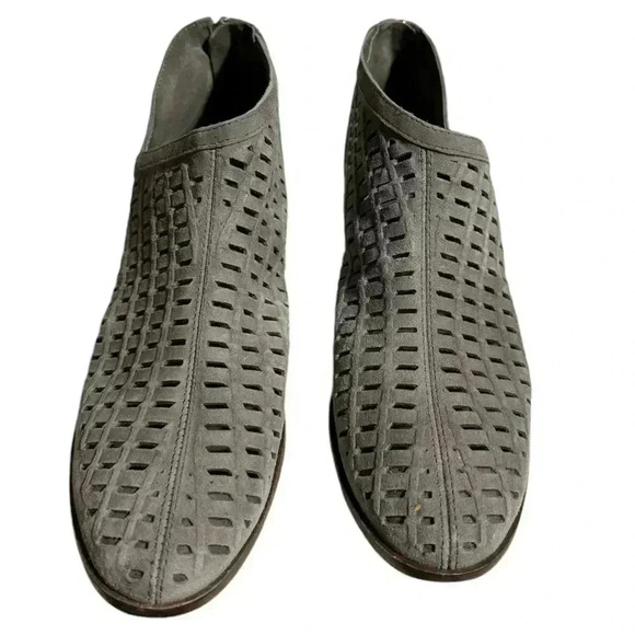 Vince Camuto women's Pekkan Perforated Suede Booties in Graystone,  size 8.5 - Picture 5 of 10